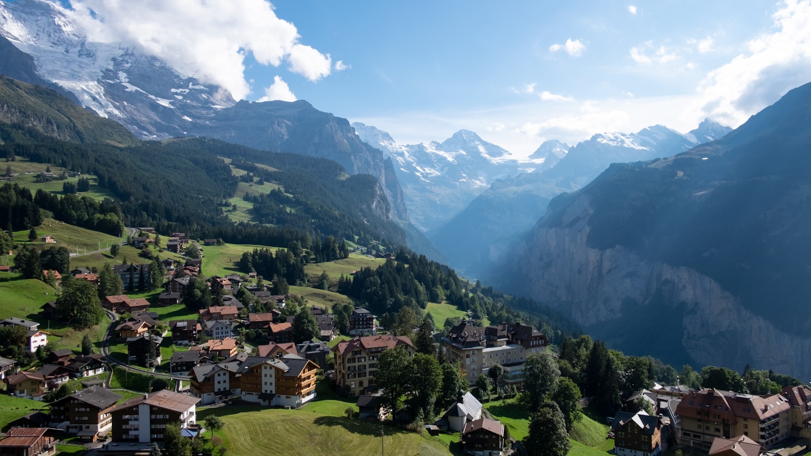 Devenir réceptionniste / maître d'hôtel en Suisse